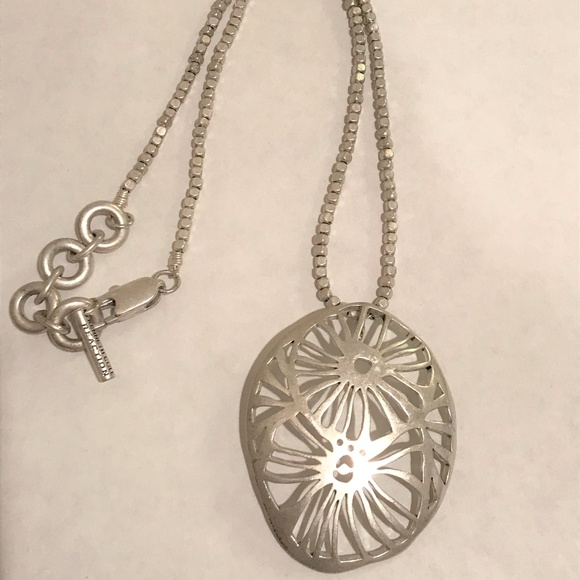 KCR Silver Floral Pendant Necklace - Picture 1 of 6